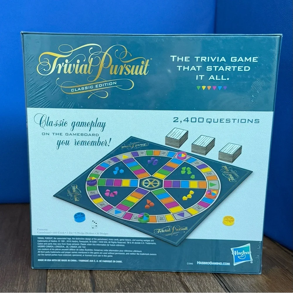 NEW Hasbro Trivial Pursuit Classic Edition - Blue and Gold - Picture 3 of 4